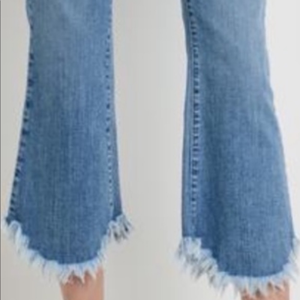 JUST BLACK DENIM Size 29 Crop Flare Curve Hem Jean